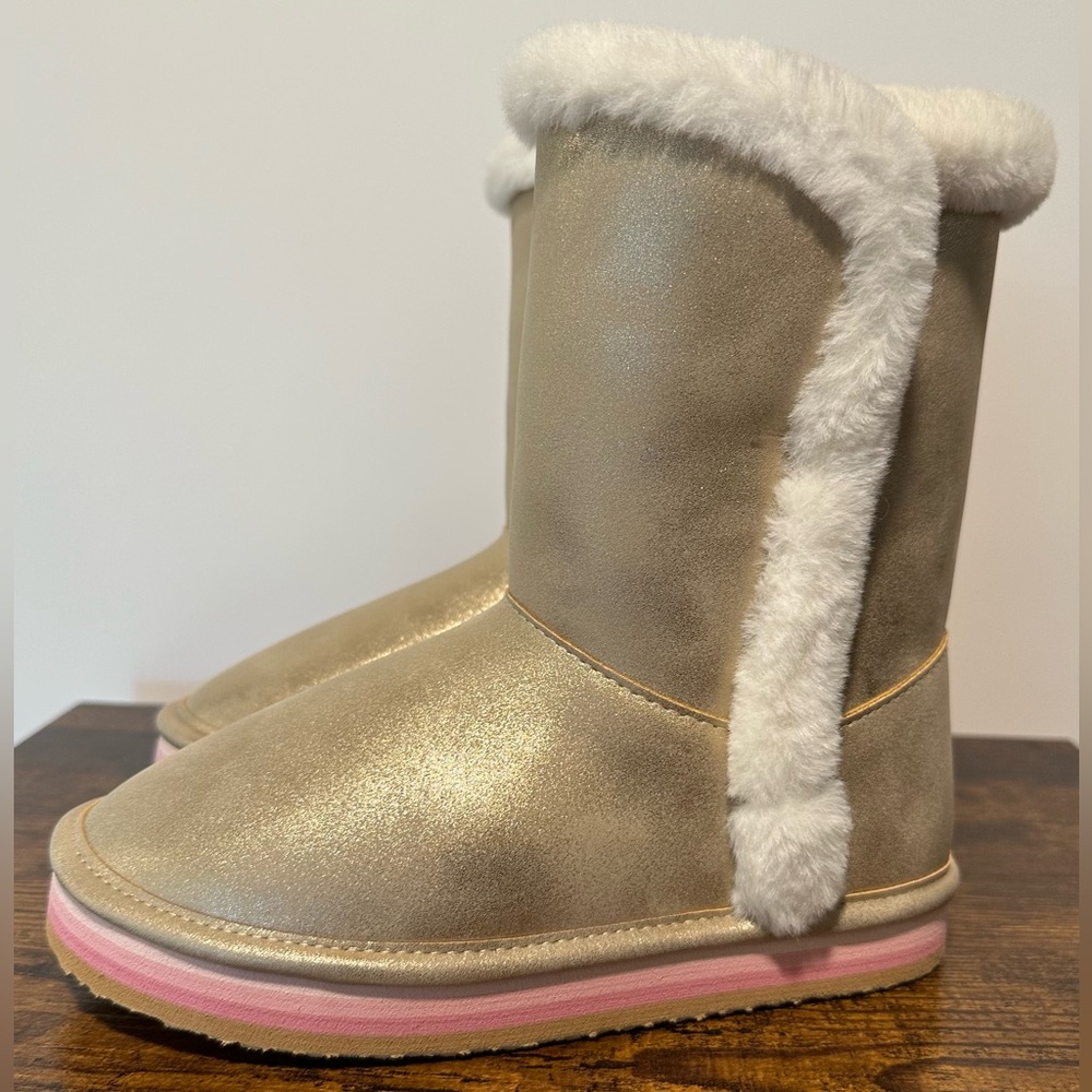 Sugar Big Girls Milhoja Gold Faux Fur Lined Boots NWT Size Big Girls 4